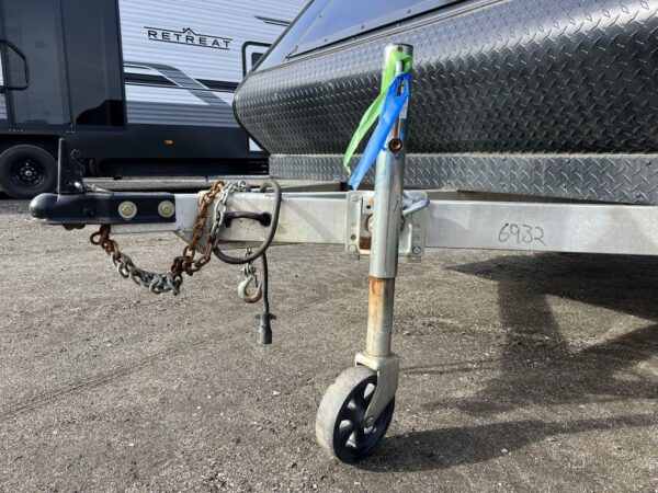 2021 Mission Trailers 101x12 Aluminum 2-Place Crossover Hybrid w/Blackout PKG - Image 17