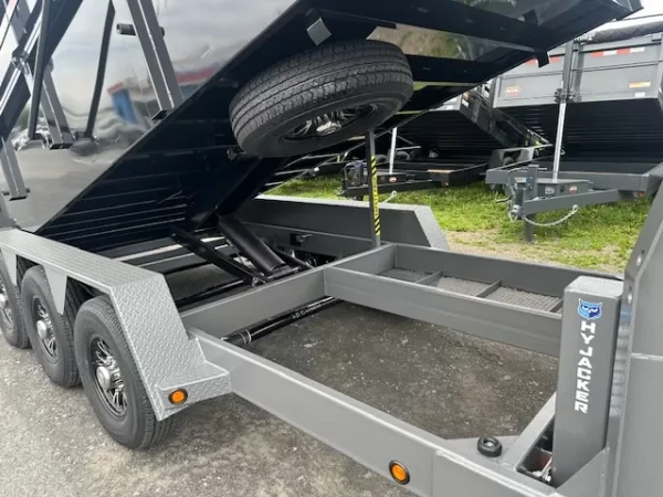BWise 7 x 16 Gooseneck Tri Axle Dump Trailer - Image 7
