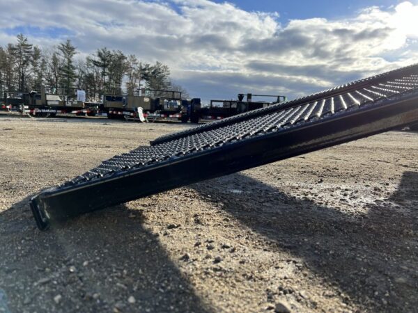 2024 Diamond C 8.5x22 7K Deckover Trailer w/Slide In Ramps - Image 10